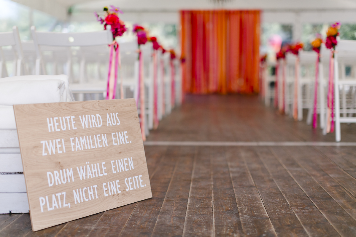 Farbenfrohe Hochzeit auf Gut Hohenholz von Hanna Witte